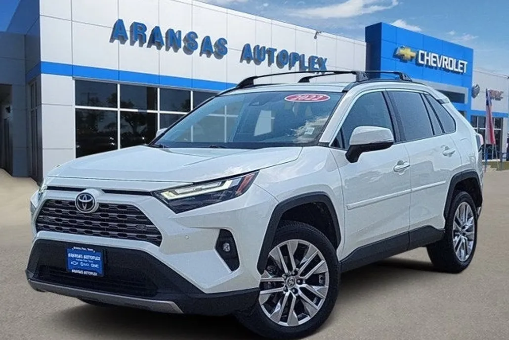 2022 Toyota RAV4 Limited photo 1