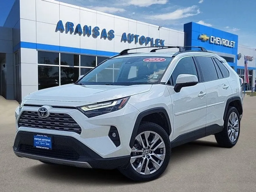 2022 Toyota RAV4 Limited photo 1