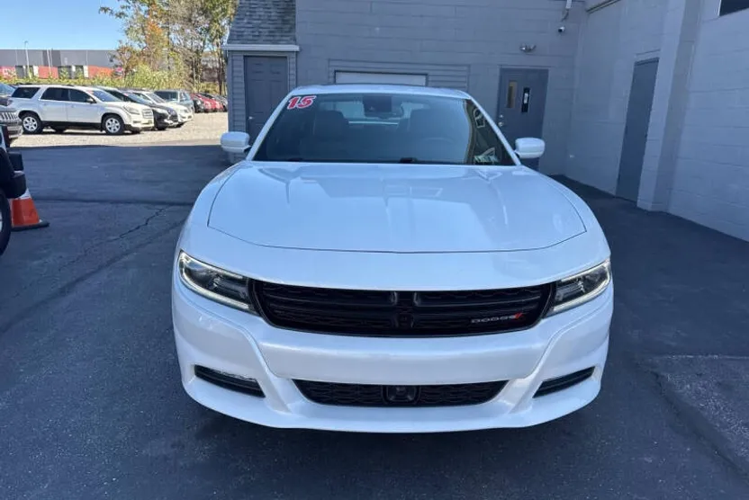 2015 Dodge Charger SXT photo 1