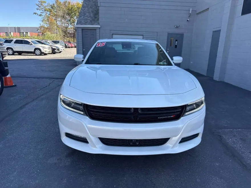 2015 Dodge Charger SXT photo 1
