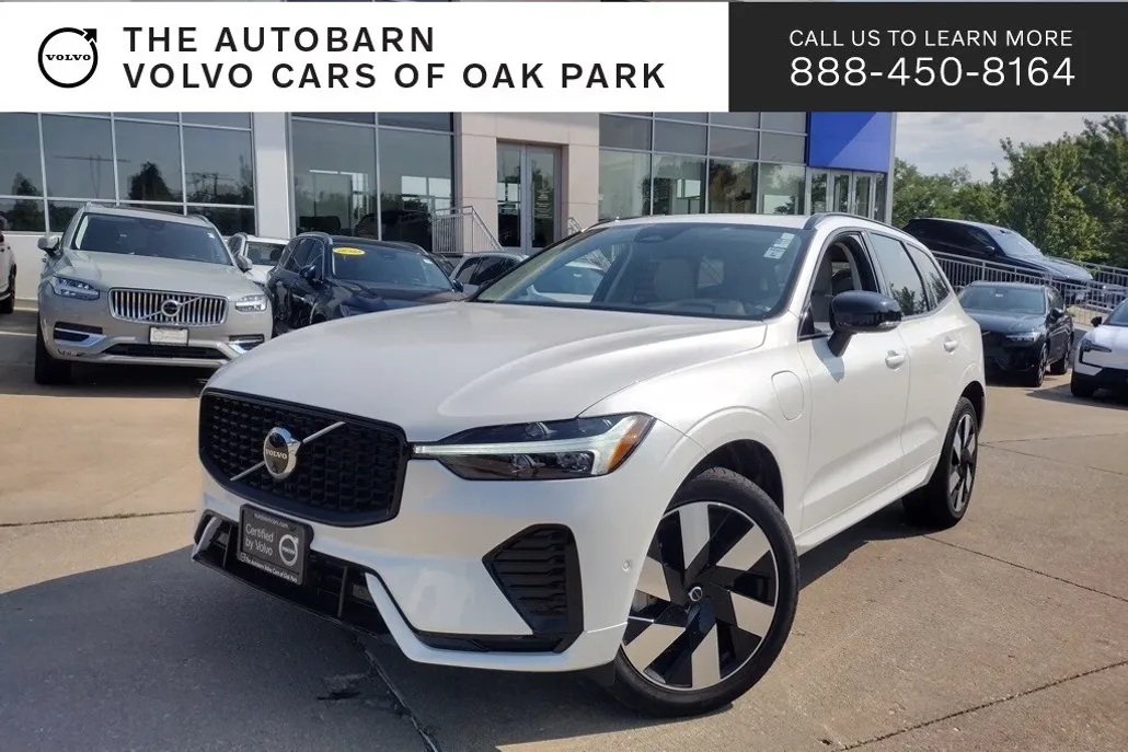 2025 Volvo XC60 Hybrid T8 Plus photo 1