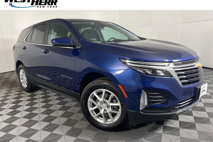 2022 Chevrolet Equinox LT photo 1