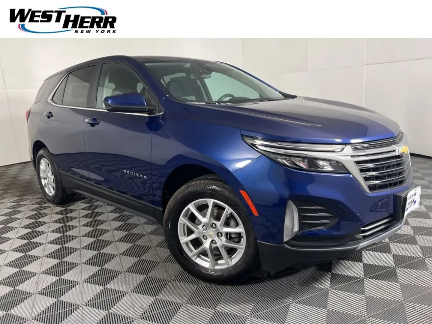 2022 Chevrolet Equinox LT photo 1