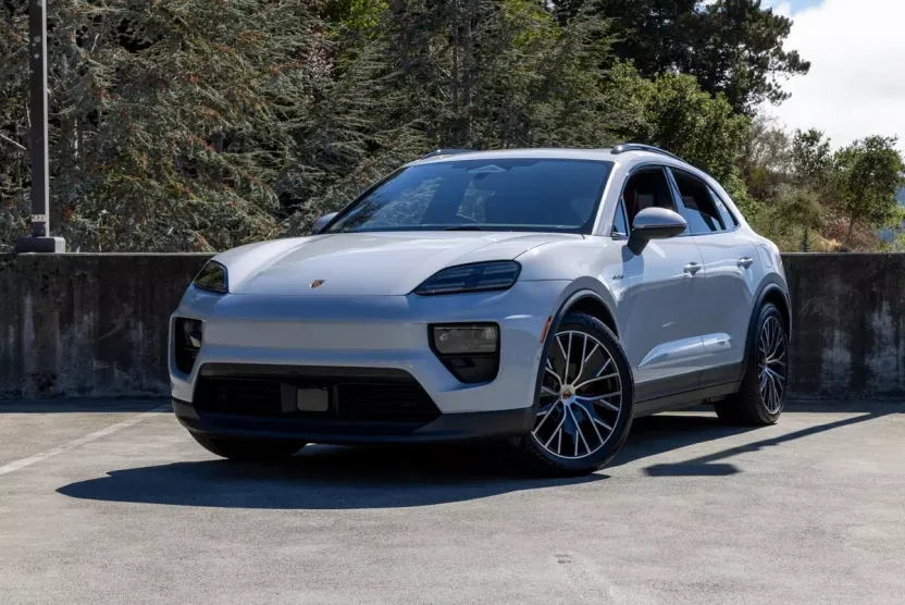 2024 Porsche Macan 4 Electric photo 1
