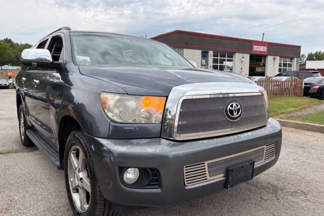 2008 Toyota Sequoia Platinum photo 1