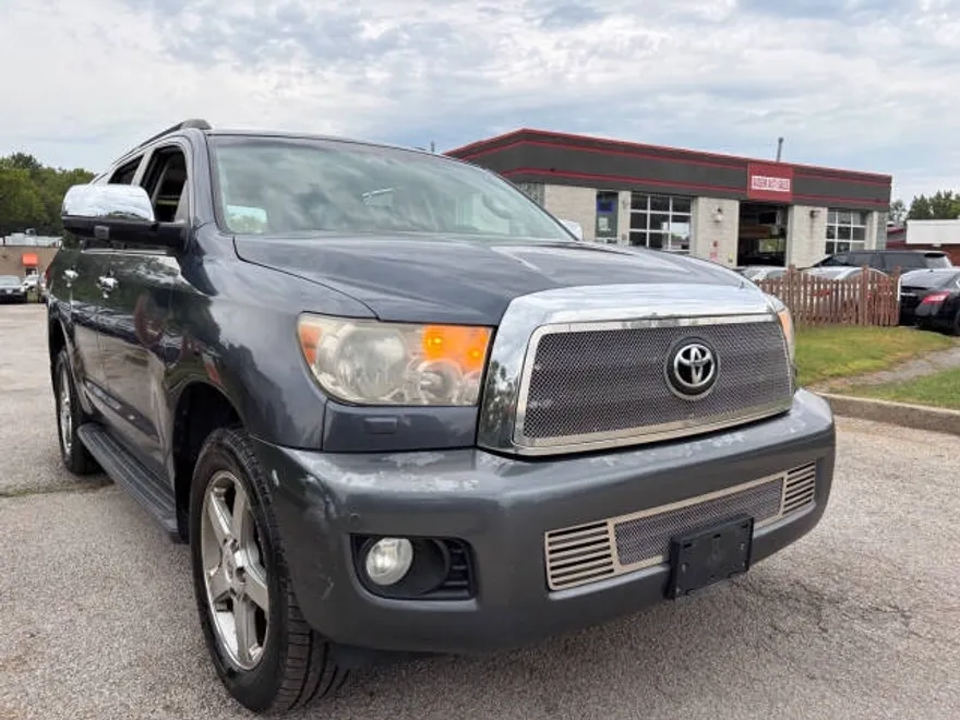 2008 Toyota Sequoia Platinum photo 1