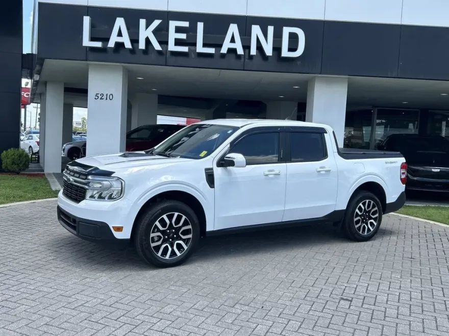 2022 Ford Maverick Lariat photo 1