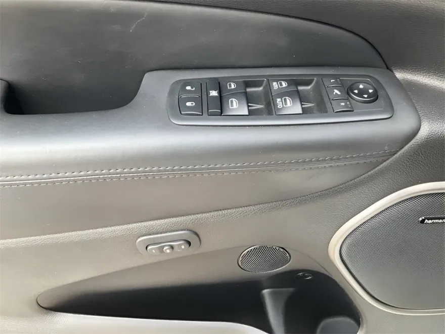 2019 Jeep Grand Cherokee Overland High Altitude photo 1