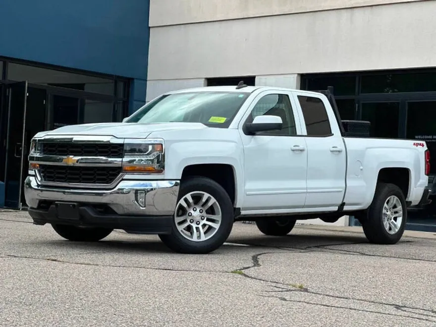 2019 Chevrolet Silverado 1500 LT photo 1
