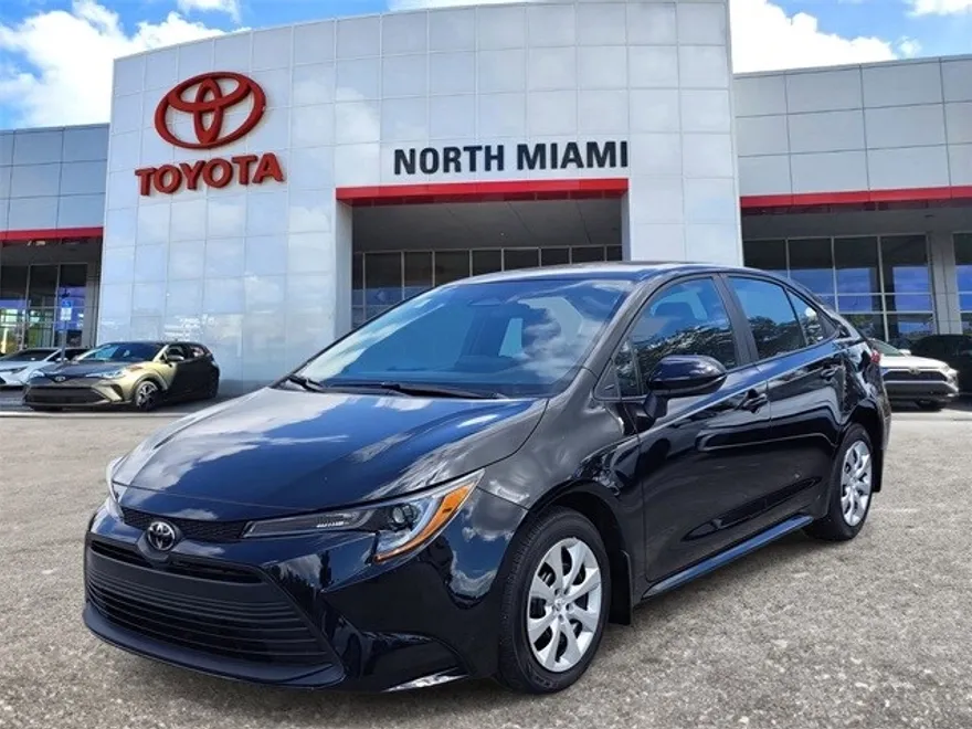 2025 Toyota Corolla LE photo 1