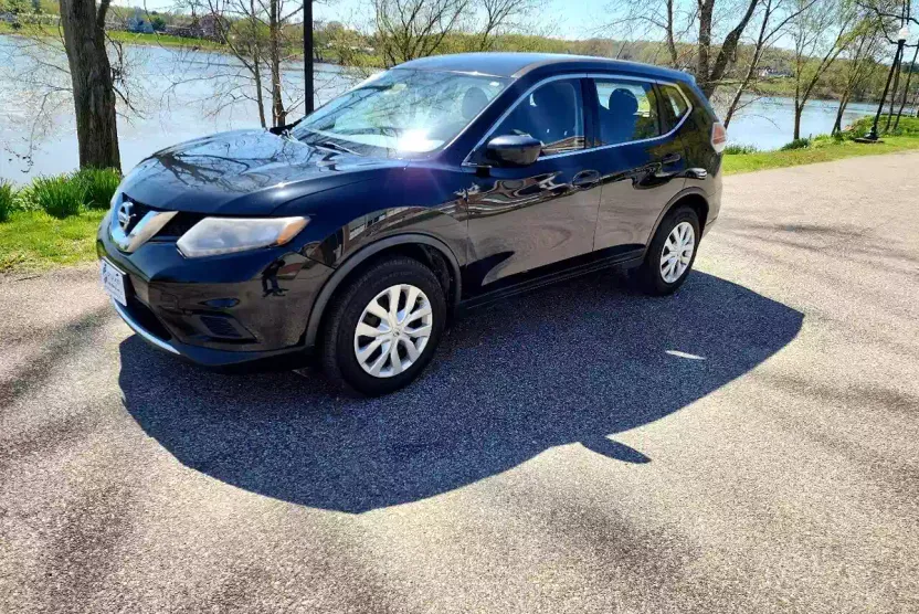 2016 Nissan Rogue S photo 1