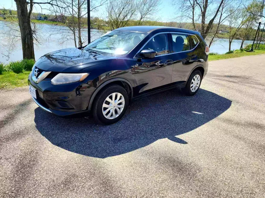2016 Nissan Rogue S photo 1