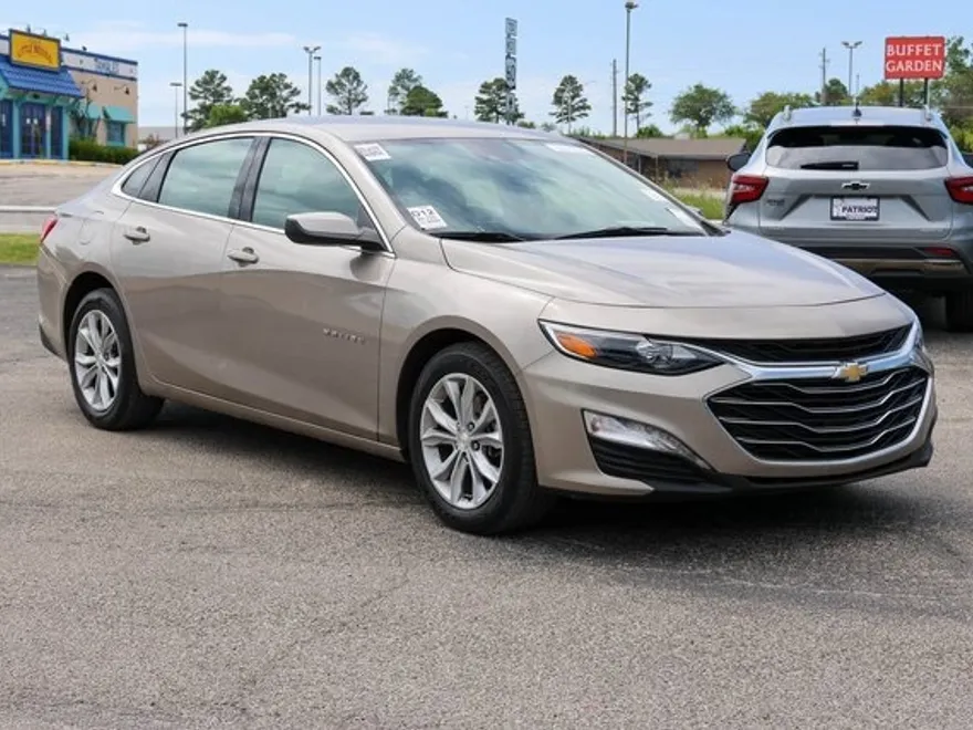 2025 Chevrolet Malibu 1LT photo 1