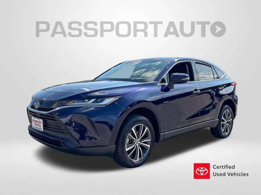 2024 Toyota Venza LE photo 1