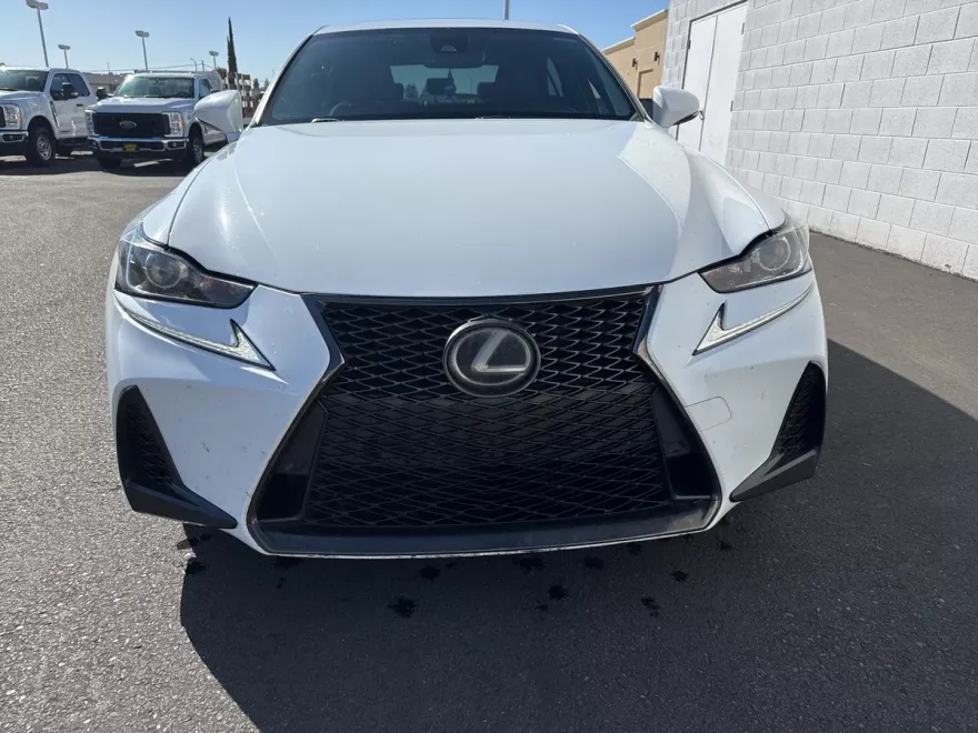 2019 Lexus IS 300 photo 1