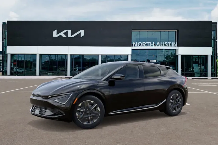 2025 Kia EV6 Light photo 1