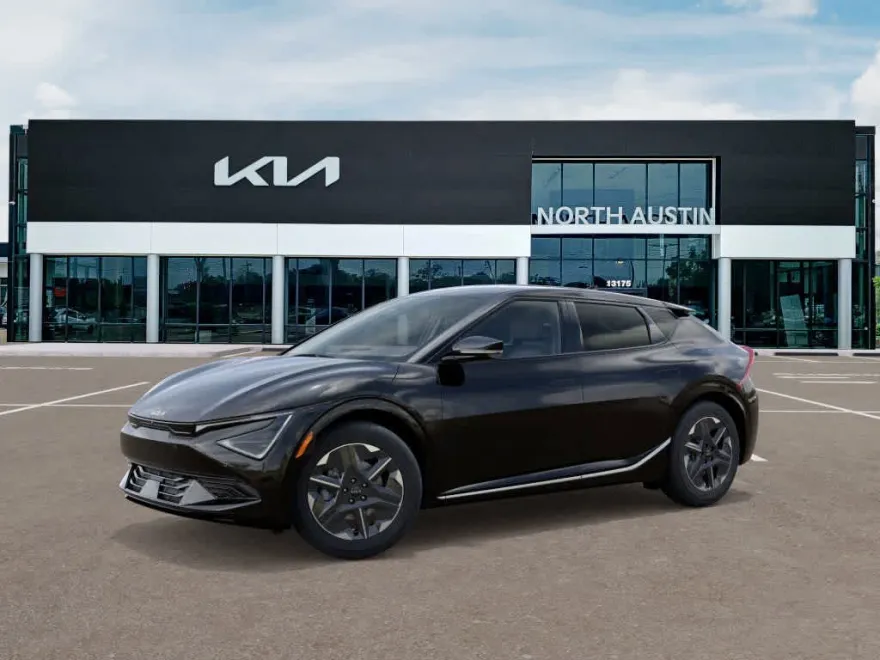 2025 Kia EV6 Light photo 1