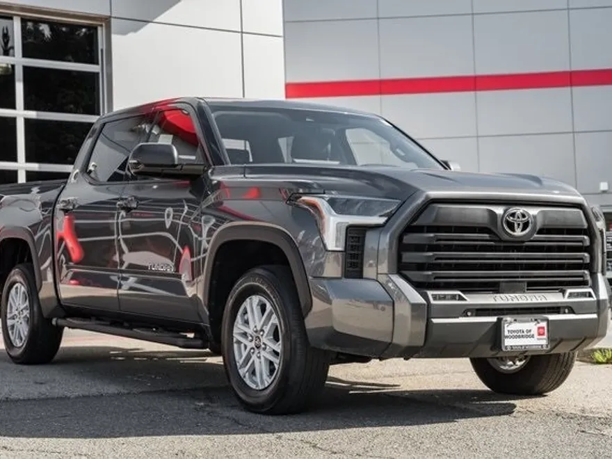 2023 Toyota Tundra SR5 photo 1