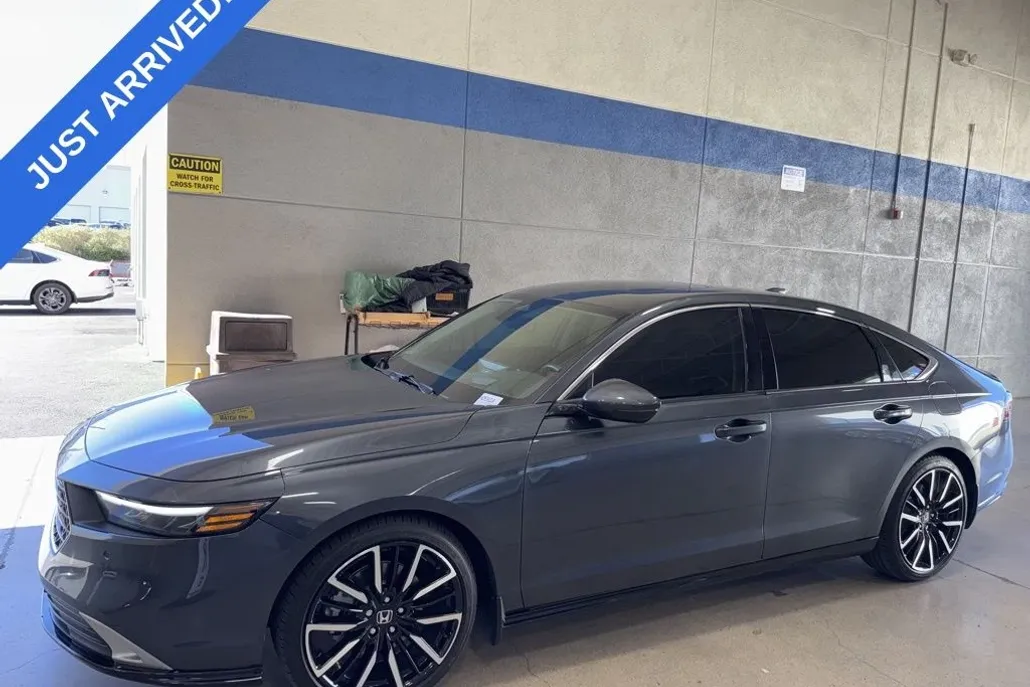 2024 Honda Accord Touring Hybrid photo 1
