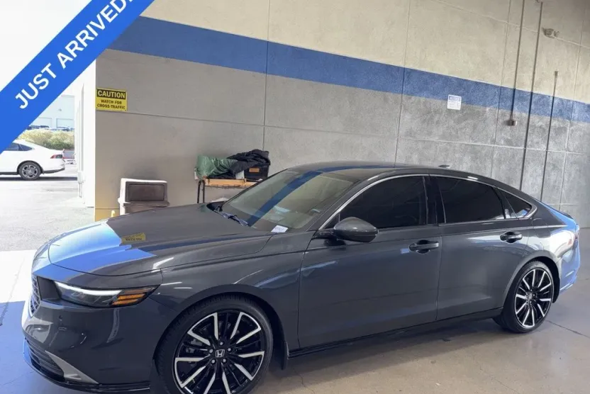 2024 Honda Accord Touring Hybrid photo 1