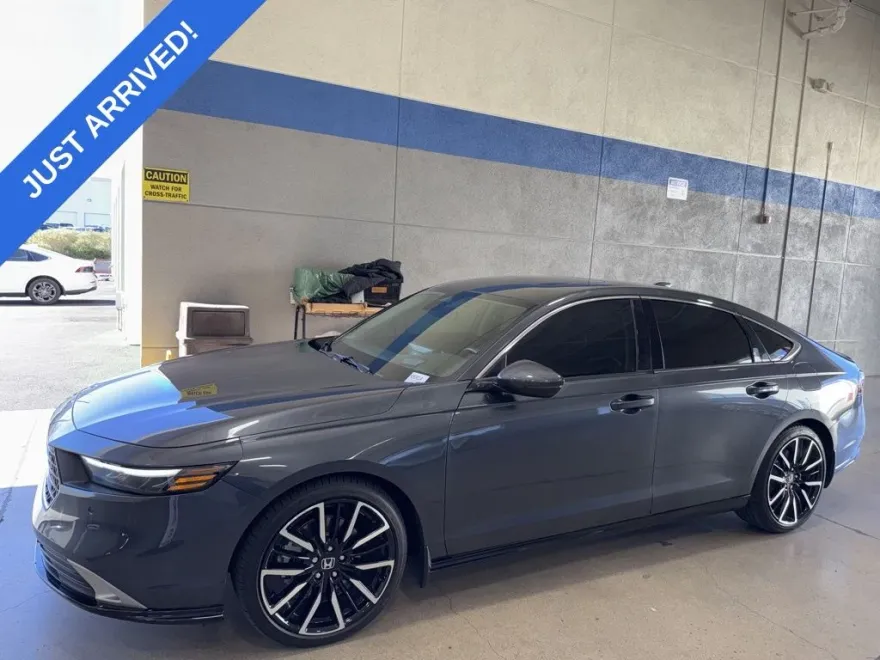 2024 Honda Accord Touring Hybrid photo 1