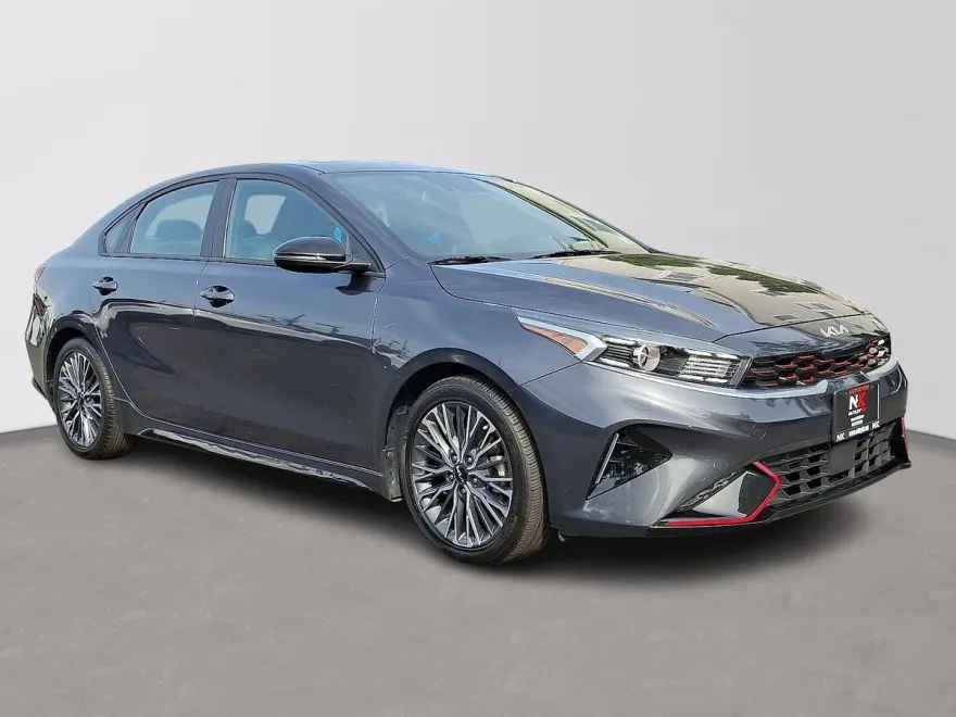 2023 Kia Forte GT-Line photo 1