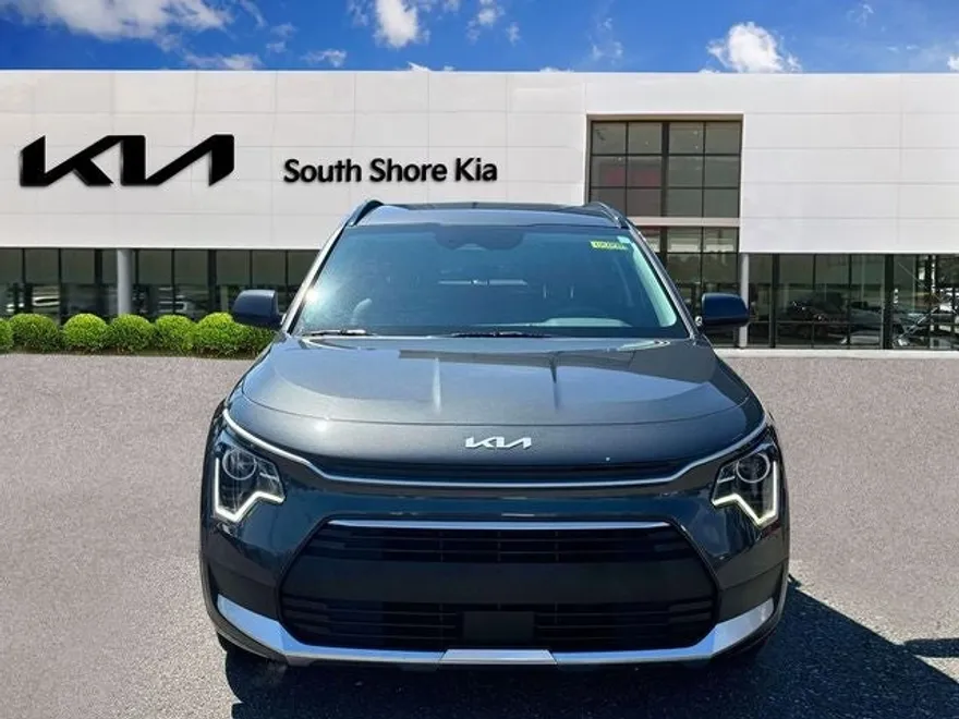 2023 Kia Niro EX photo 1
