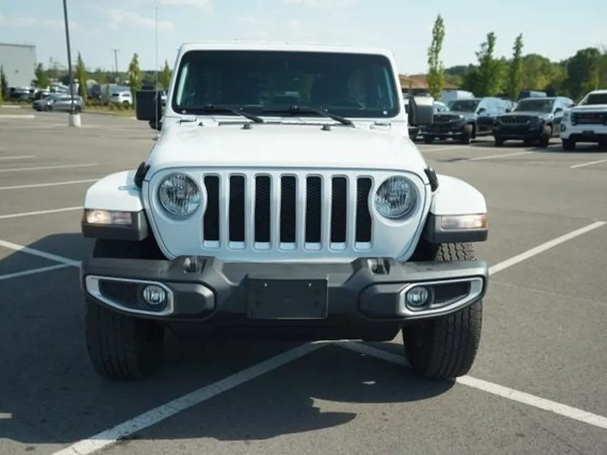 2021 Jeep Wrangler Unlimited Sahara photo 2