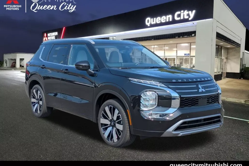 2025 Mitsubishi Outlander SEL photo 1