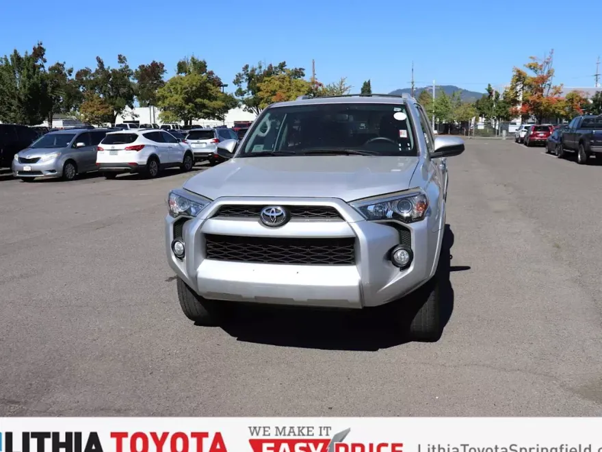 2018 Toyota 4Runner SR5 photo 1