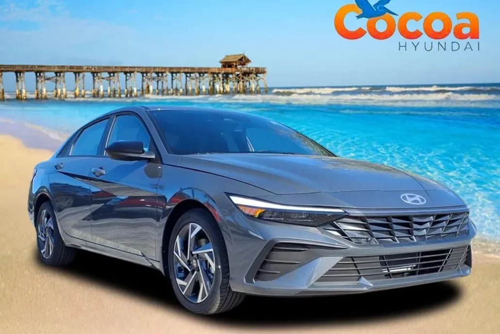 2025 Hyundai Elantra SEL Sport photo 1