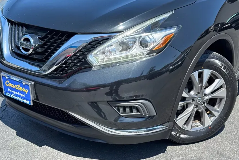 2015 Nissan Murano S photo 1