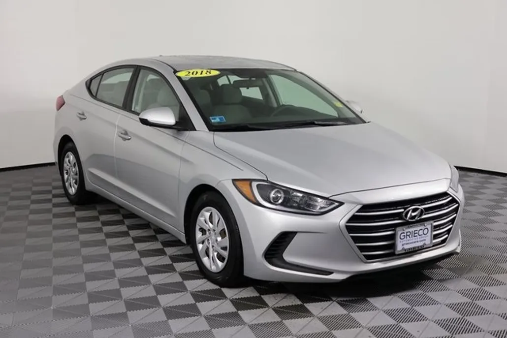 2018 Hyundai Elantra SE photo 1