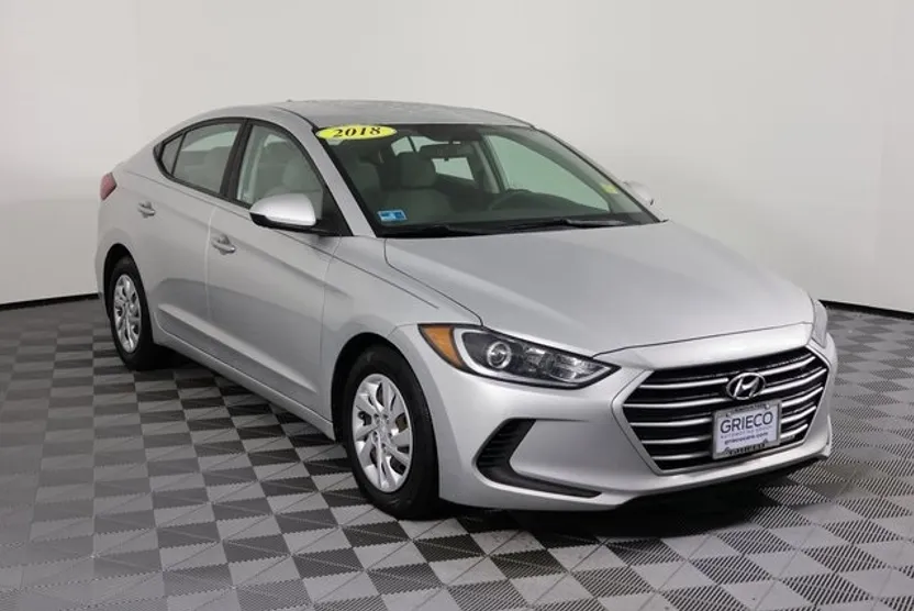 2018 Hyundai Elantra SE photo 1