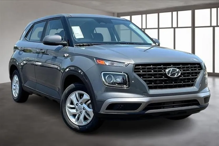 2025 Hyundai Venue SE photo 1