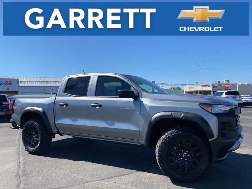2024 Chevrolet Colorado Trail Boss photo 1