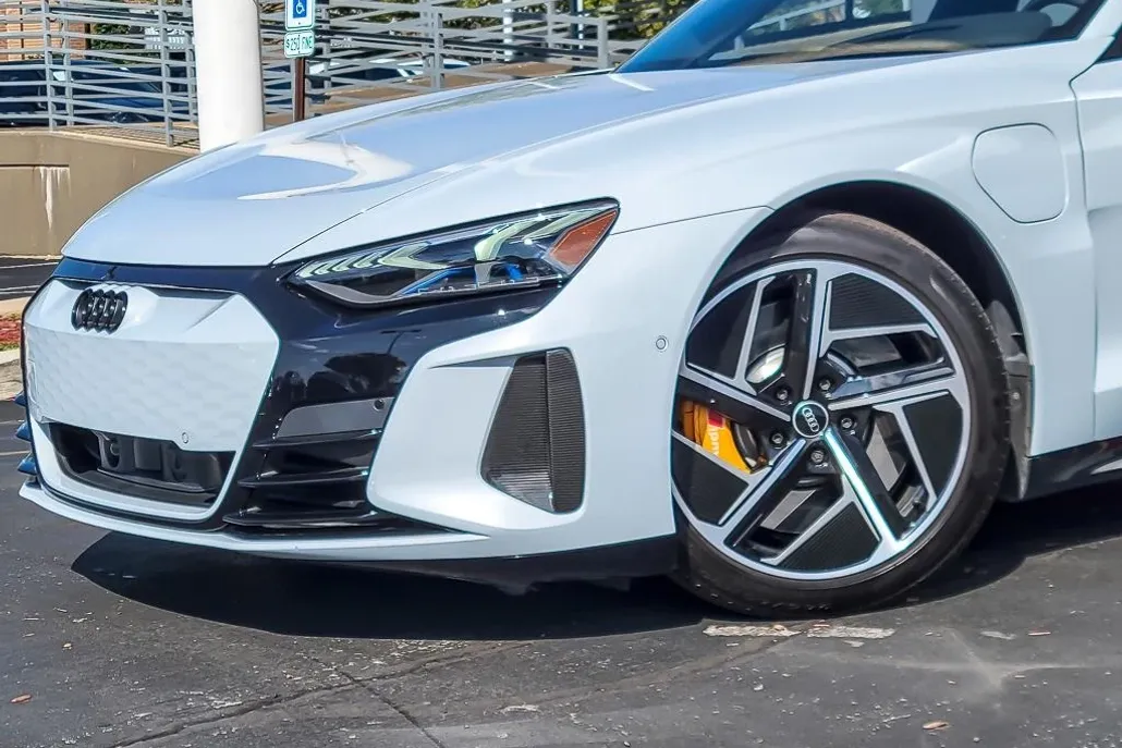 2024 Audi RS e-tron GT Base photo 1