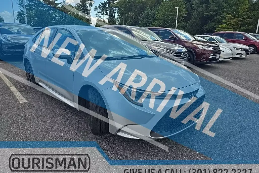 2022 Toyota Corolla LE photo 1