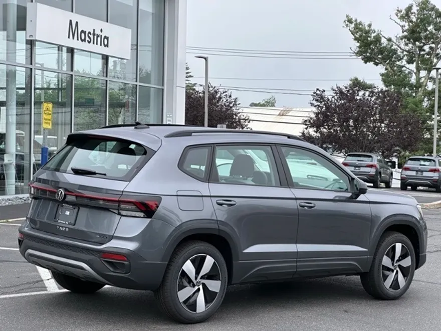 2025 Volkswagen Taos S photo 1