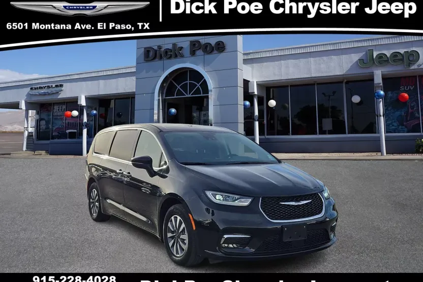 2023 Chrysler Pacifica Hybrid Touring L photo 1
