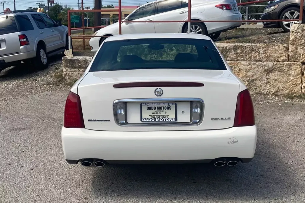 2001 Cadillac DeVille Base photo 1