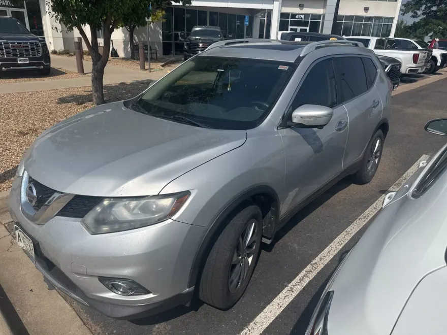 2015 Nissan Rogue SL photo 1