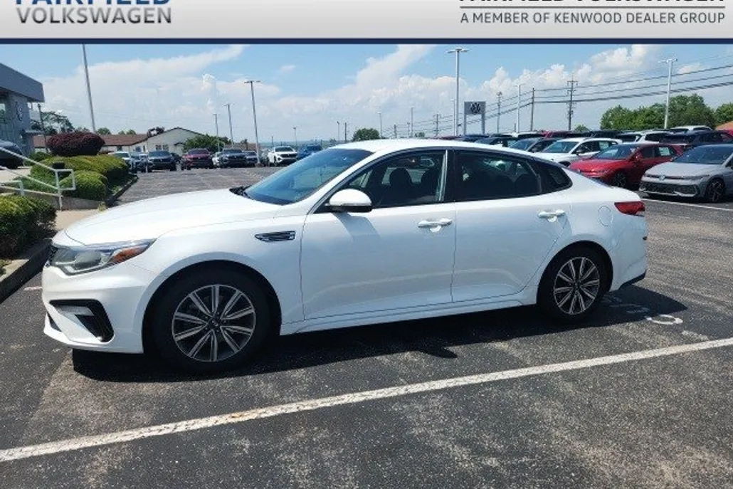 2019 Kia Optima LX photo 1