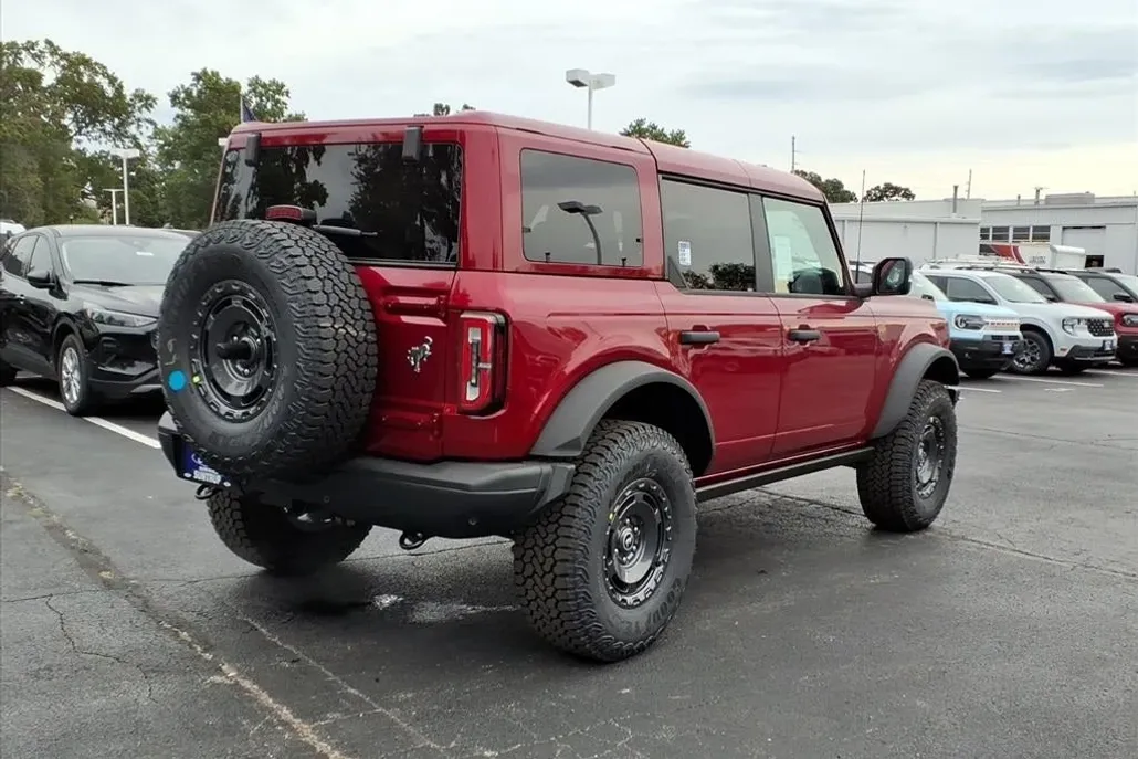 2025 Ford Bronco Badlands photo 1