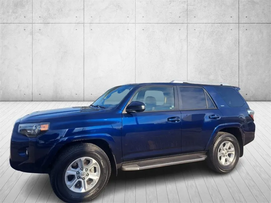 2018 Toyota 4Runner SR5 photo 1