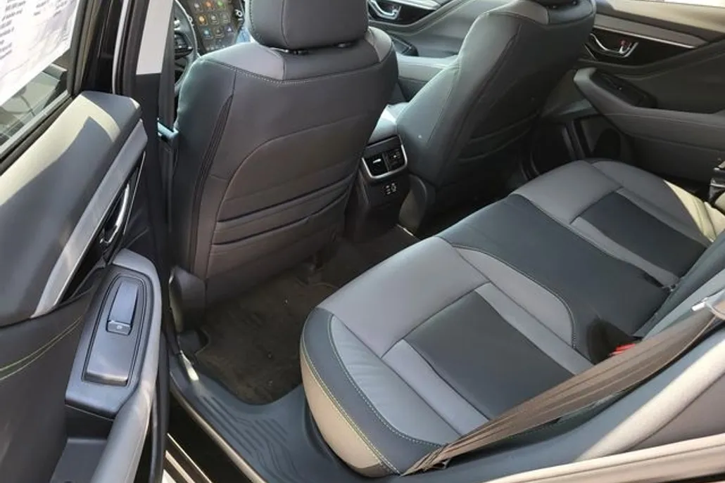 2025 Subaru Outback Onyx Edition photo 1