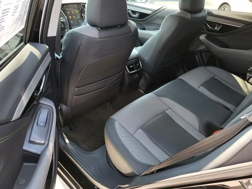 2025 Subaru Outback Onyx Edition photo 1