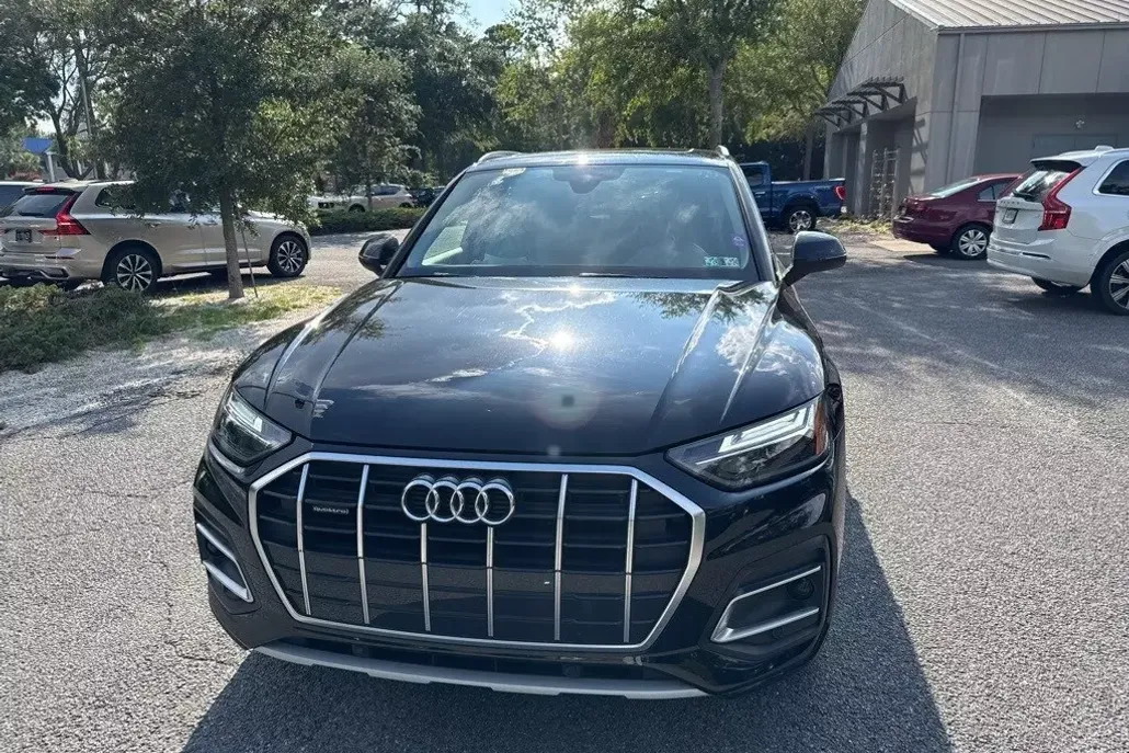 2022 Audi Q5 40 Premium photo 1