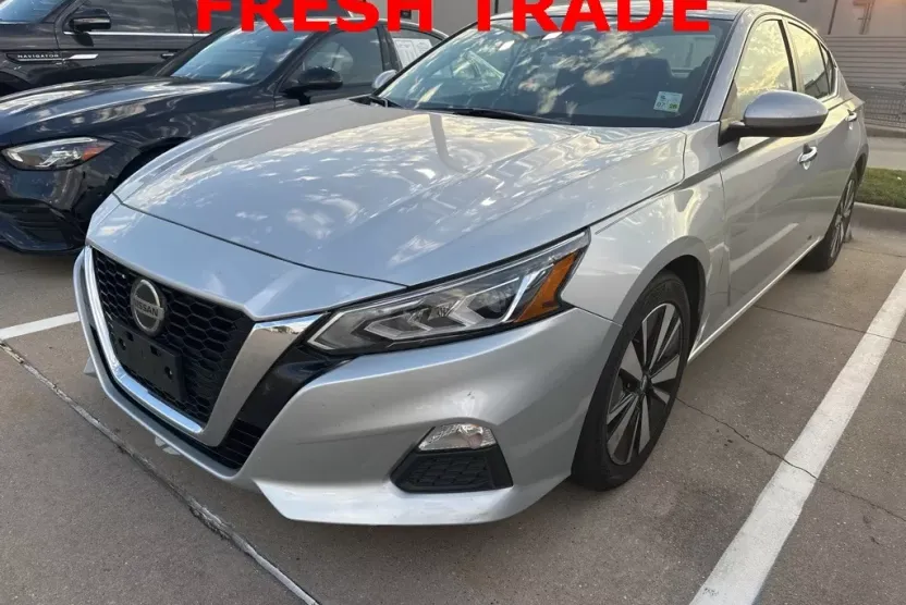 2022 Nissan Altima 2.5 SV photo 1