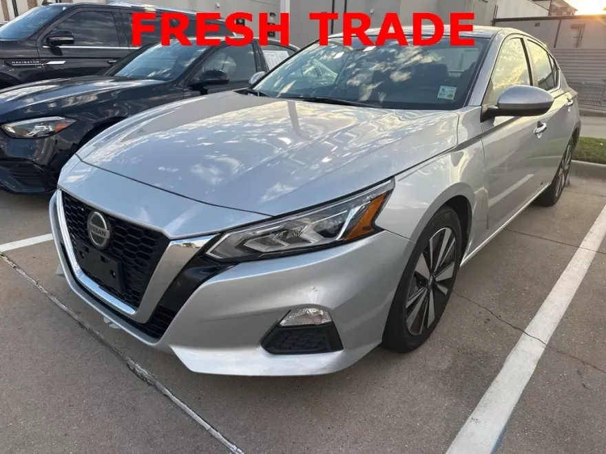 2022 Nissan Altima 2.5 SV photo 1